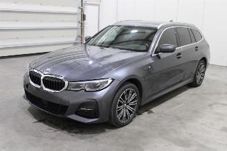 Unfallwagen BMW 3-serie 330 2021/3