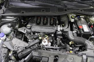 Peugeot 208  picture 14