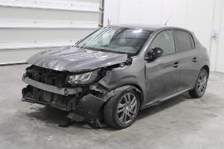 krockskadad bil auto Peugeot 208  2023/2
