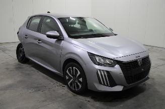 Peugeot 208  picture 2