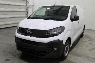 krockskadad bil auto Opel Vivaro  2026/2