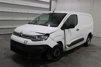 uszkodzony samochody osobowe Citroën Berlingo  2022/1