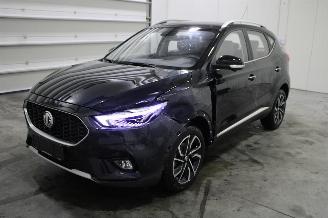 Schadeauto MG ZS  2024/6