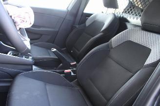 Renault Clio  picture 11