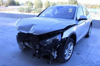 Vaurioauto  passenger cars Audi Q5  2021/11