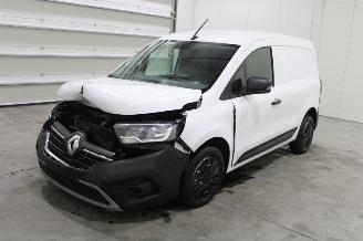 damaged passenger cars Renault Kangoo  2023/7