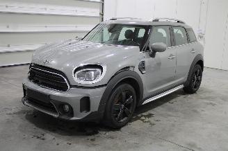 damaged passenger cars Mini One Countryman 2021/11