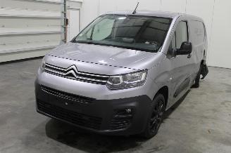 uszkodzony samochody osobowe Citroën Berlingo  2022/4