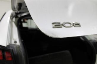 Peugeot 208  picture 22