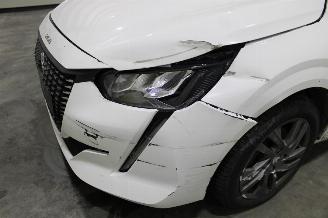 Peugeot 208  picture 5
