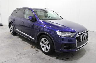 Audi Q7  picture 2