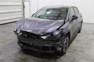 krockskadad bil auto MG MG4  2023/12