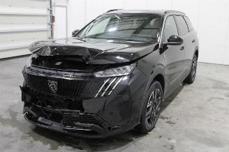 damaged passenger cars Peugeot 5008  2026/5
