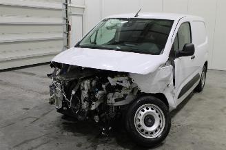 Schadeauto Peugeot Partner  2025/8