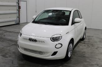 uszkodzony samochody osobowe Fiat 500E  2024/7