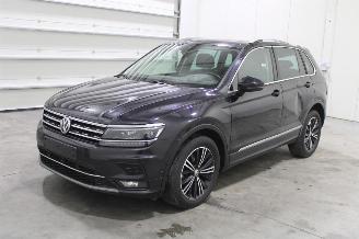 krockskadad bil auto Volkswagen Tiguan  2019/1