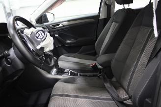 Volkswagen T-Roc  picture 11