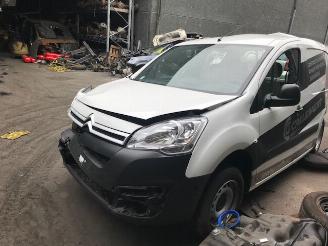 Vrakbiler bedrijf Citroën Berlingo 1560CC - 55KW - DIESEL 2017/11