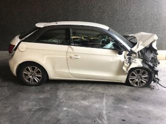 Vrakbiler auto Audi A1 1200CC - 62KW - BENZINE - TFSI 2010/1