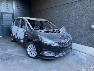 Vrakbiler auto Opel Zafira 2017 1600CC 6VIT 88KW 2017/11