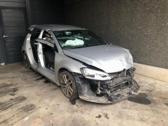 Vrakbiler auto Volkswagen Golf  2016/12