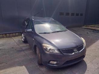 Autoverwertung Kia Cee d Cee'd Sporty Wagon (EDF), Combi, 2007 / 2012 1.6 CRDi 90 16V 2012/11