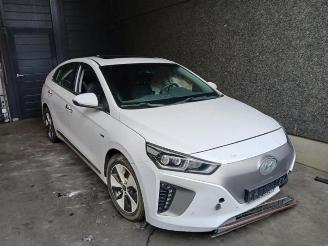 Vrakbiler auto Hyundai Ioniq Ioniq, Liftback, 2016 / 2022 Electric 2018/8
