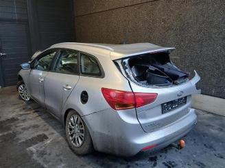 rozbiórka samochody osobowe Kia Cee d  2013/10