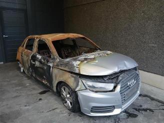 Uttjänta bilar auto Audi A1 A1 Sportback (8XA/8XF), Hatchback 5-drs, 2011 / 2018 1.4 TDI Ultra 12V 2015/3