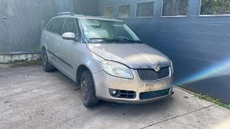 Vrakbiler auto Skoda Fabia Fabia II Combi, Combi 5-drs, 2007 / 2014 1.2i 12V 2010/3