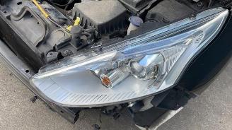 Ford B-Max  picture 2