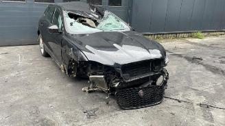 Vrakbiler auto Jaguar F-Pace F-Pace, SUV, 2015 / 2025 2.0 P400e 16V AWD 2022/11