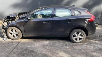 Volvo V-40 V40 (MV), Hatchback 5-drs, 2012 / 2019 2.0 D2 16V picture 3