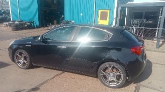 Alfa Romeo Giulietta  picture 2