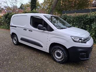  Citroën Berlingo BERLINGO GRIJS KENTEKEN BNZINE 1.2  110PK NIEUW GERESERVEERD!! 2023/1