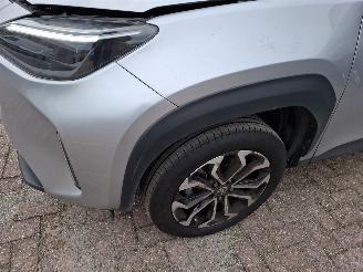 Toyota Yaris Cross yaris cross 2024 hybride schroefwerk Automaat first edition groot navi 12950km airbags ok picture 4