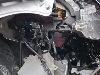 Toyota Yaris Cross yaris cross 2024 hybride schroefwerk Automaat first edition groot navi 12950km airbags ok picture 13