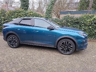 krockskadad bil auto Peugeot 3008 NEW 3008 Hybride 2025 NL kenteken rijdend 16000km 2025/6