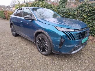 Vaurioauto  passenger cars Peugeot 3008 NEW 3008 Hybride 2025 NL kenteken rijdend 16000km 2025/6