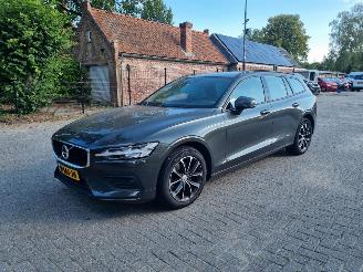 skadebil auto Volvo V-60 B3 Aut. Navi Led 2021/6