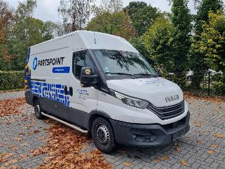 Vaurioauto  passenger cars Iveco Daily 35-140 Hi-Matic Airco Navi 2022/2