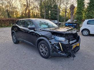 krockskadad bil auto Peugeot 2008 Puretech 100 Active pack 2022/6