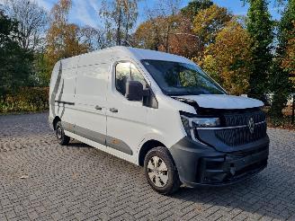 damaged passenger cars Renault Master DCI 150 Airco Navi Camera 2024/12