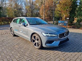 damaged passenger cars Volvo V-60 T6 AWD Recharge 2022/6