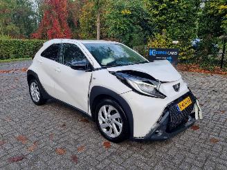 Voiture accidenté Toyota Aygo X 1.0 VVT-I Airco 2022/9
