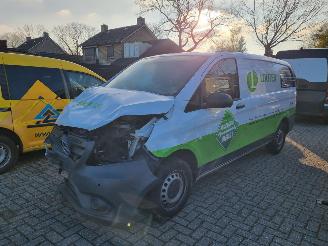 Coche accidentado Mercedes Vito 114 CDI Aut. Lang Navi Clima 2024/3
