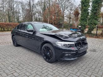 Unfallwagen BMW 5-serie 530e Plugin Hybr Schuifdak Led Stoelverw 2018/2