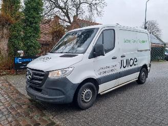 Schadeauto Mercedes Sprinter 314 CDI Mbux Airco Camera 2021/3