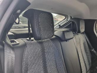 Peugeot e-208 EV Style 50 kWh picture 10