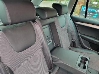 Skoda Octavia 1.6 TDI Airco Navi Stoelverw picture 9